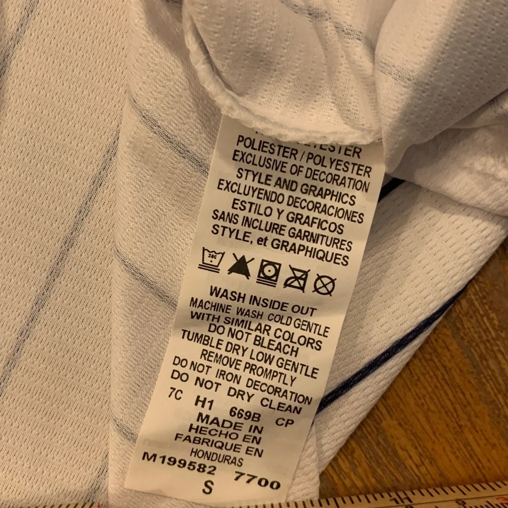 NY Yankees Majestic Matt Holliday #17 Major League Baseball shirt. Size small. - Picture 10 of 11